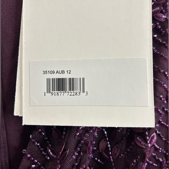 Mac Duggal 35109 NWT Embellished Flutter Sleeve Gown - Picture 7 of 14